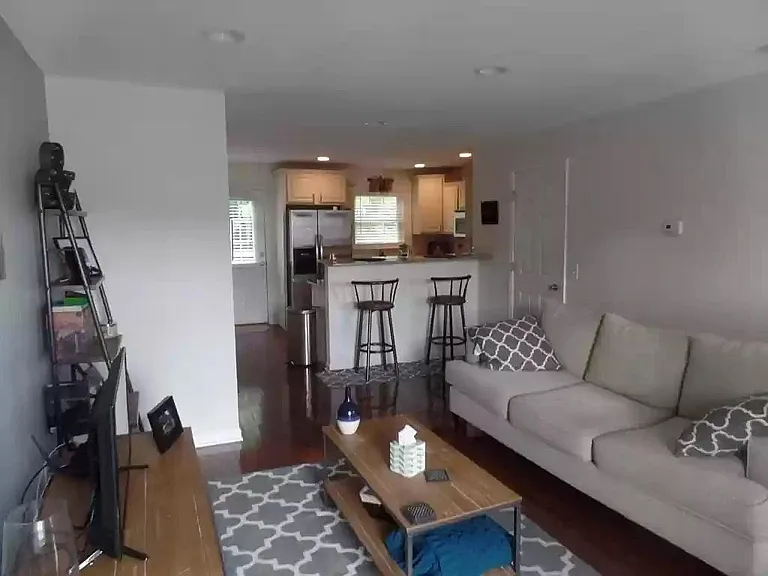 184 Montvale St — Photo 2