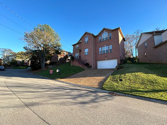 Situated in a Poplar Creek Estates, this is a quiet and friendly neighborhood