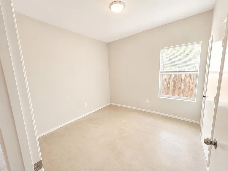 221 San Angelo Ave #A — Photo 9