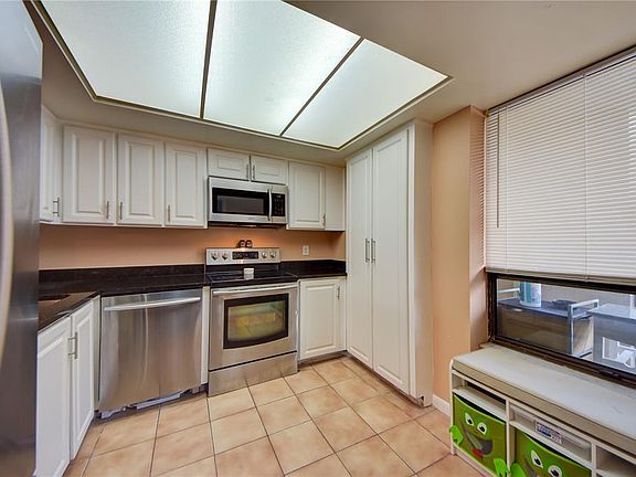 5th image of 2615 Cove Cay Dr Unit 307
