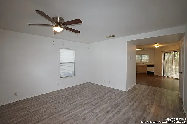 3 bed, 2.5 bath, 1548 sqft, $1,500 — Photo 3