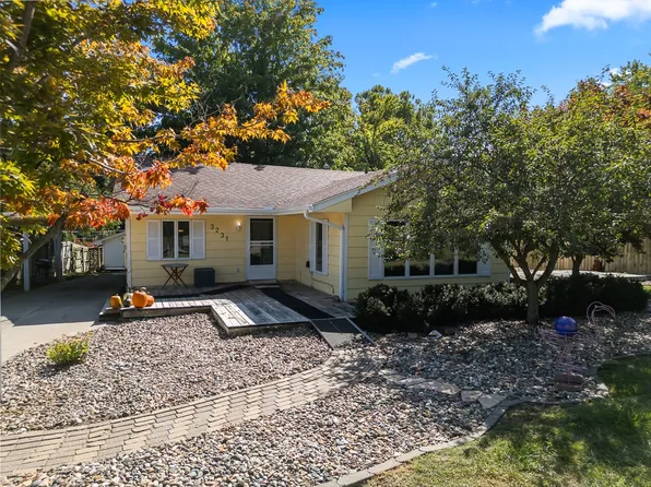 3231 Hubbell Ave, Des Moines, IA 50317