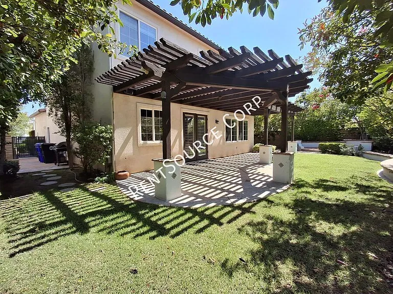 24310 Las Palmas St — Photo 18