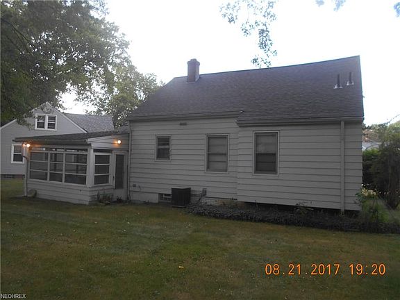 3rd image of 1800 Cedar Ct