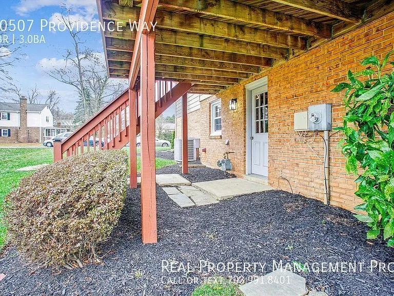 10507 Providence Way — Photo 29
