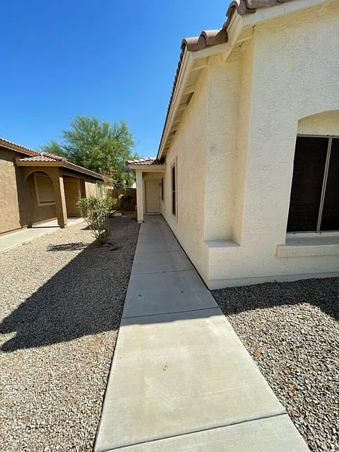 44833 Miraflores Street — Photo 2
