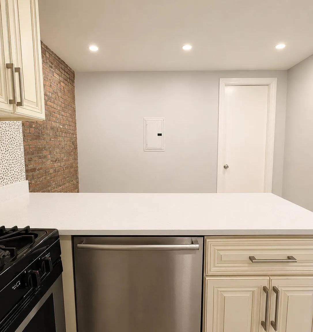 130 Monticello — Photo 3