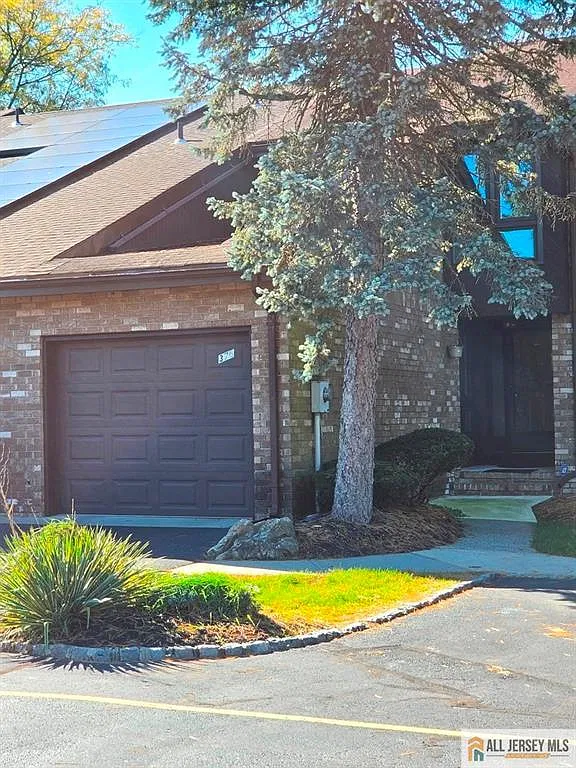 3 bed, 2.5 bath, 1736 sqft, $3,400 — Photo 3
