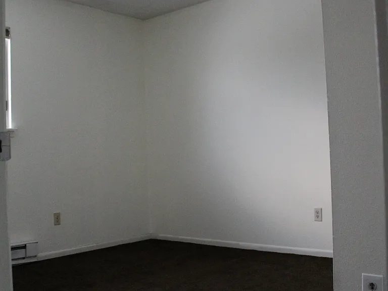 1322 E 7th St #2 — Photo 7