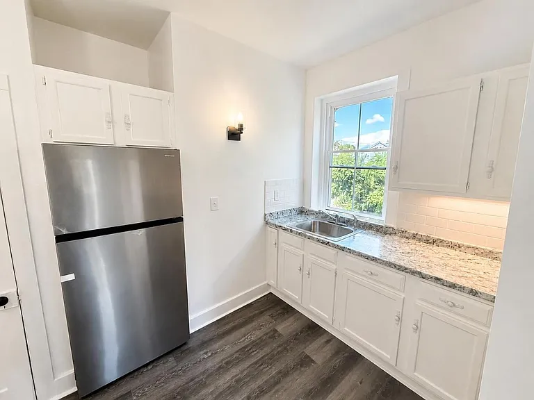 213 Partition St — Photo 8