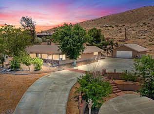 9223 Monte Vista Dr, Apple Valley, CA 92308