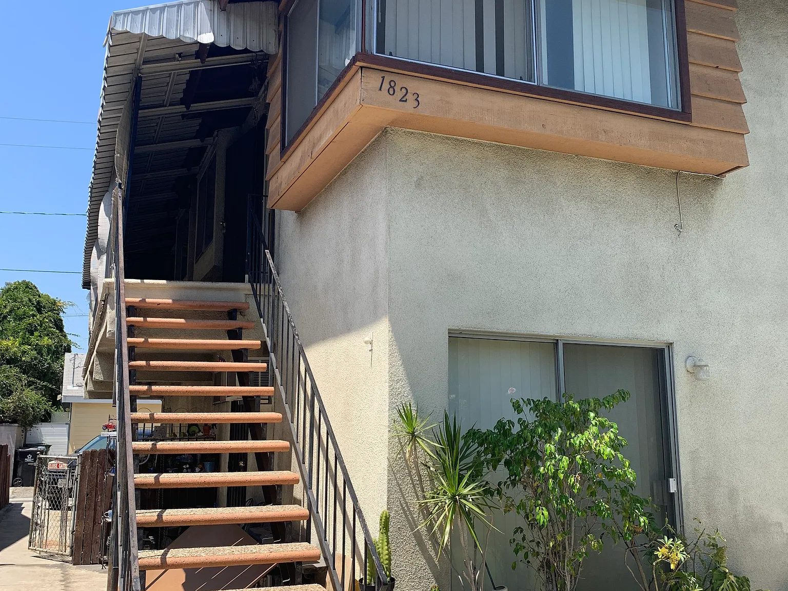 2 bed, 850 sqft, $2,300 — Photo 1