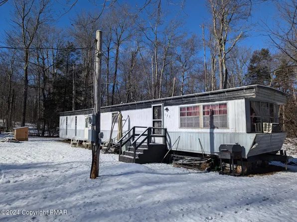 137 Broken Arrow Ln, Gouldsboro, PA 18424