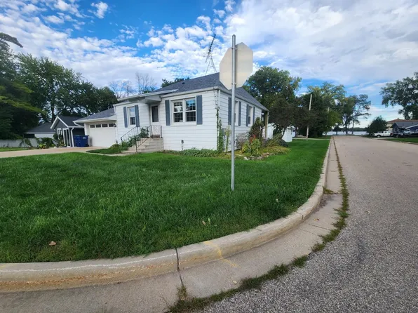 603 N 7th St, Winneconne, WI 54986