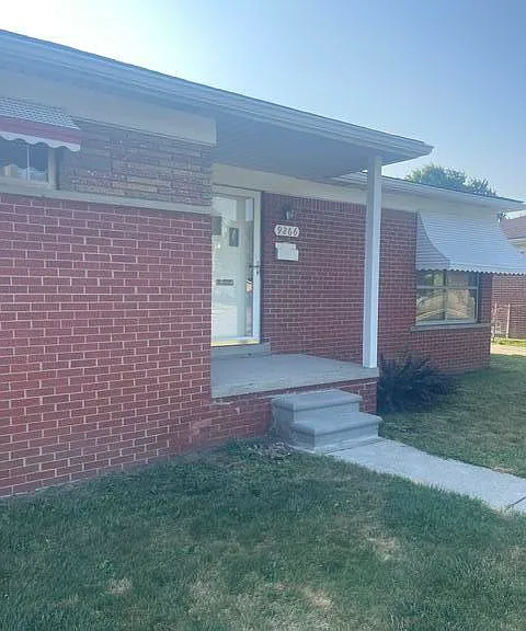 9266 Berwyn — Photo 1