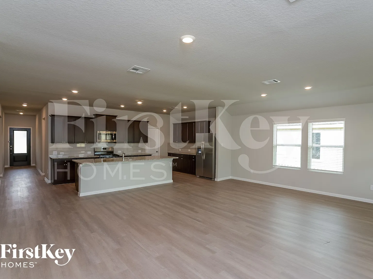 3 bed, 2.0 bath, 1675 sqft, $2,065 — Photo 2