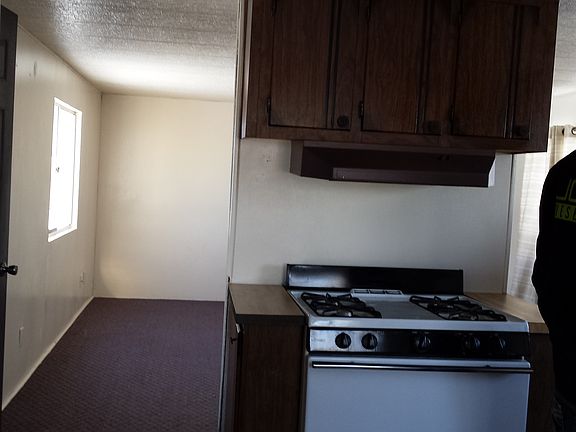 2nd image of 141 Jack St