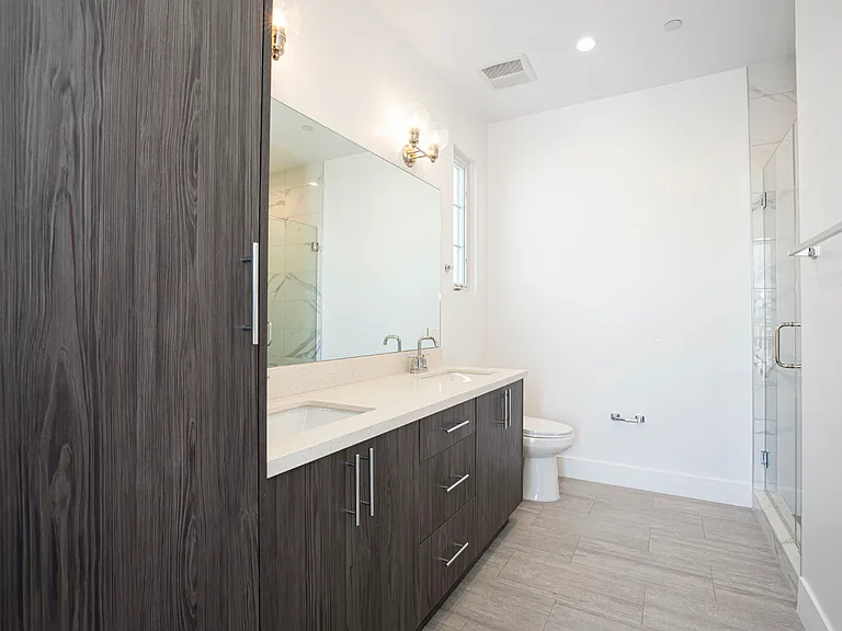 1029 Melrose Ave #104 — Photo 37