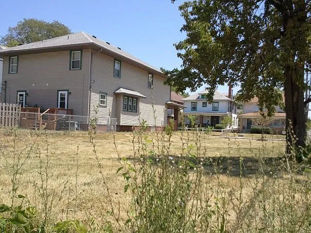3002 N Park Ave photo 1