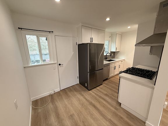 4th image of 1120 Myra Ave APT 3
