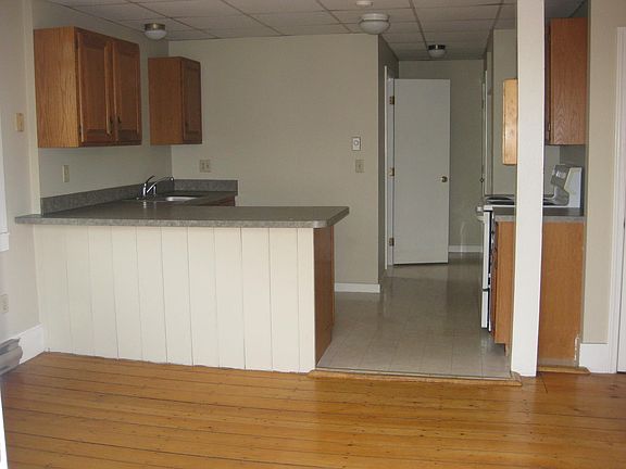 3rd image of 3 Parker St APT A
