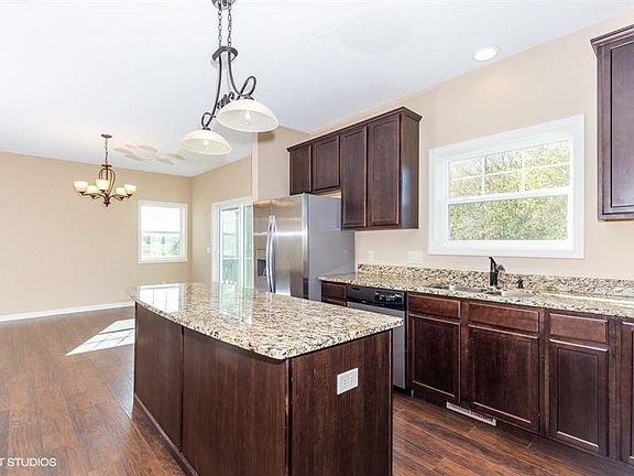 4th image of 2554 Vierling Dr E