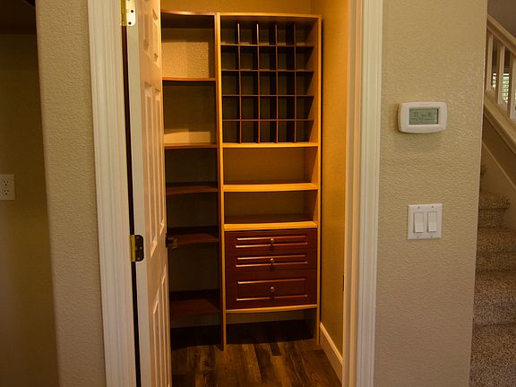 4th image of 113 Glenwood Cir