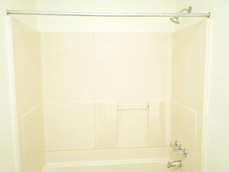 Gardenwood Apartments — Photo 38