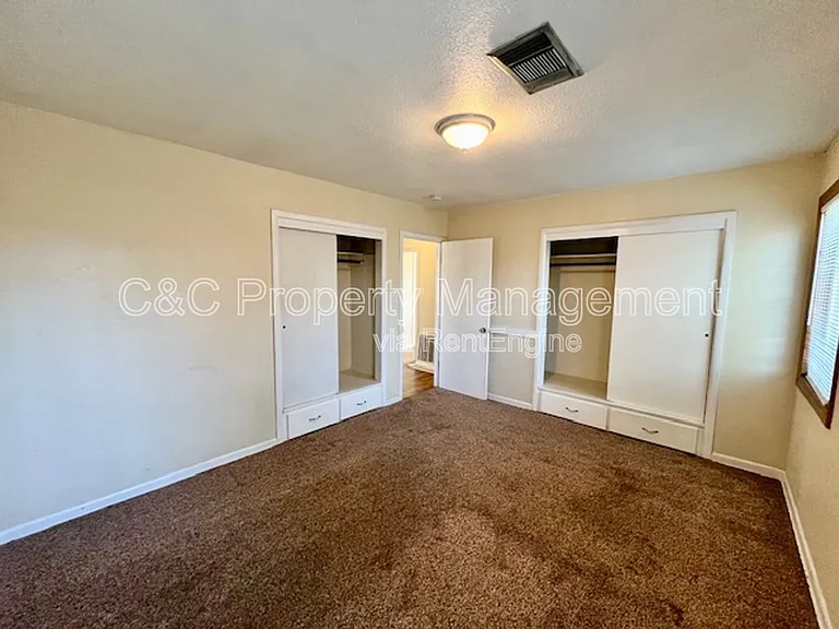 1720 Cherry Ave — Photo 10