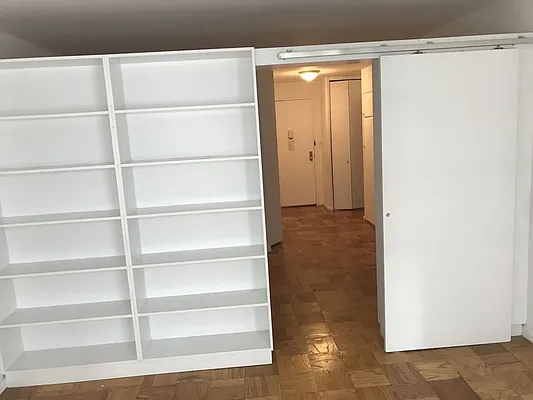 Rented by Carlyle Property Management | media 10