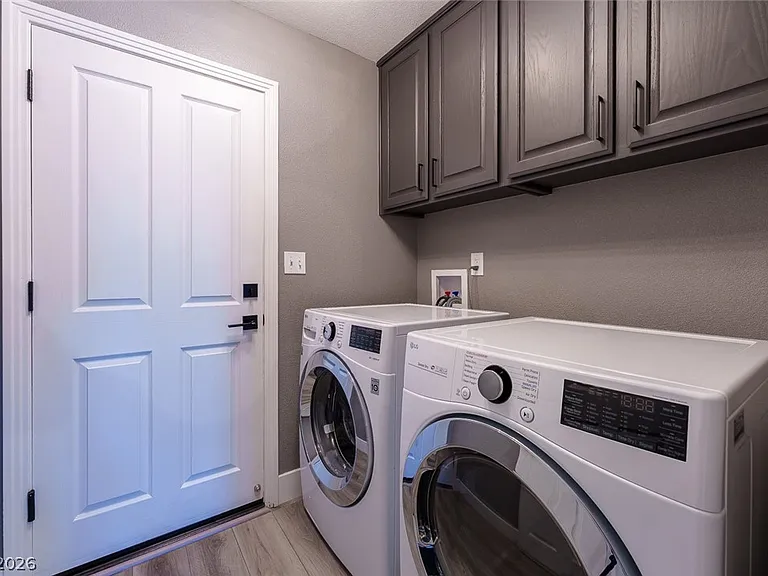 8185 Round Hills Cir — Photo 21