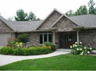 3585 Flintlock Rd, Suamico, WI 54173
