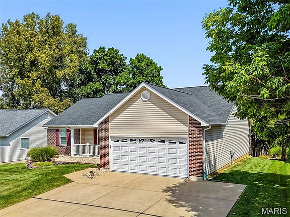 3rd image of 215 Old Chesapeake Dr