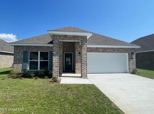 73 Saltmeadow Cir, Ocean Springs, MS 39564