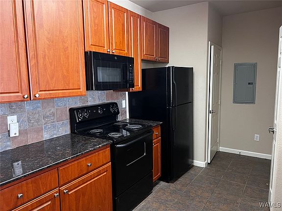 4th image of 600 13th St E APT 534