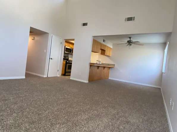 500 White Ln, Bakersfield, CA 93307