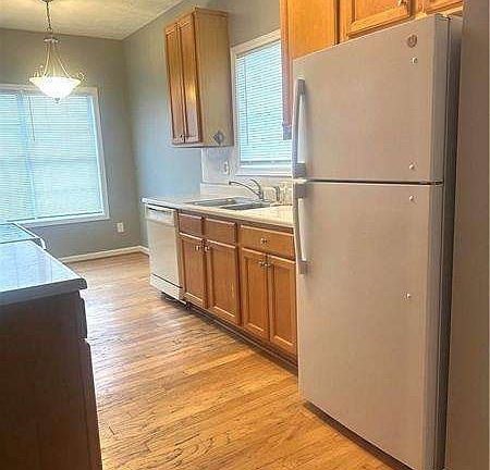 2nd image of 7566 Larchwood Ln