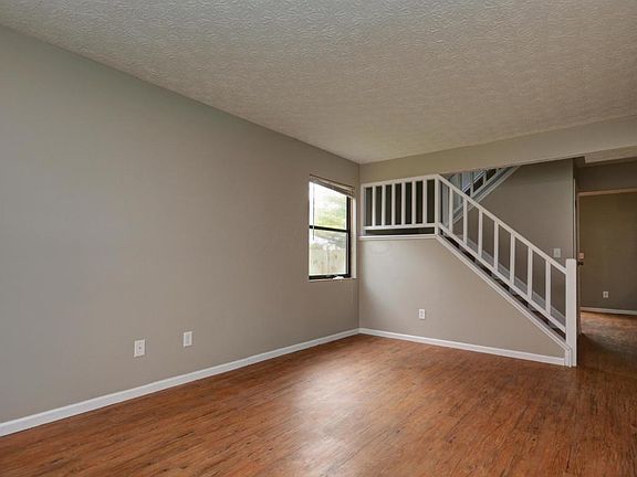 3rd image of 4861 Herndon Dr