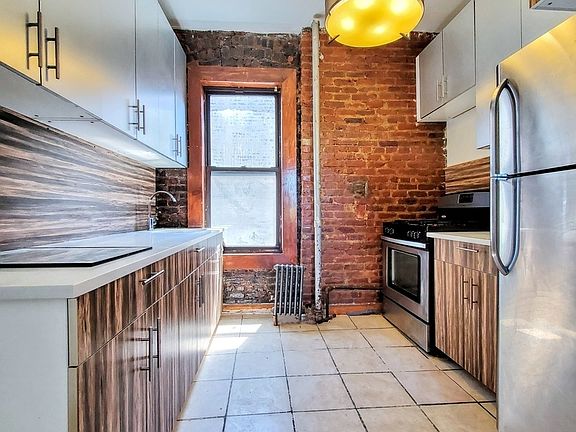 5th image of 332 Vernon Ave APT 10