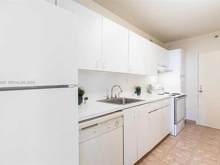 100 Lincoln Rd #431 — Photo 12