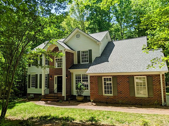 2nd image of 102 Blackford Ct