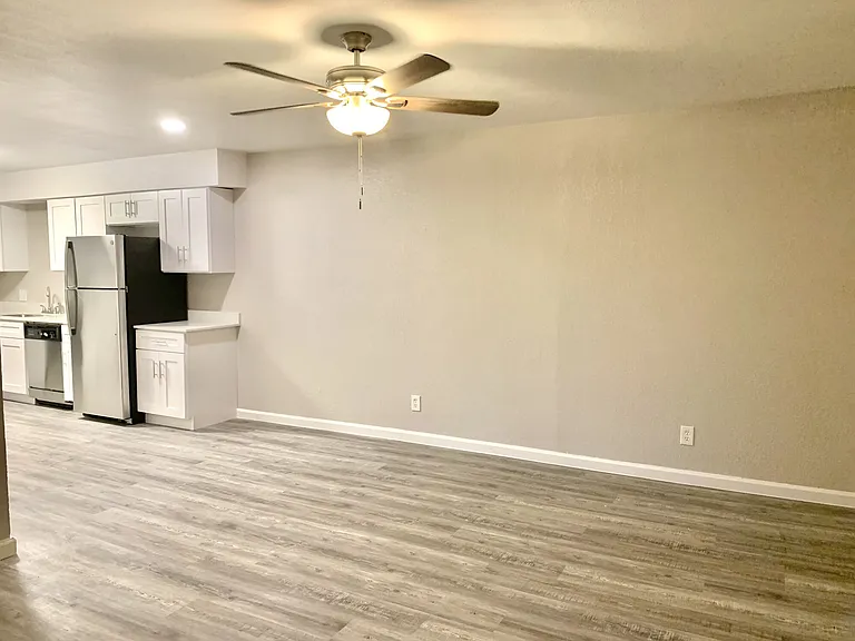 Athens Townhomes — Photo 59