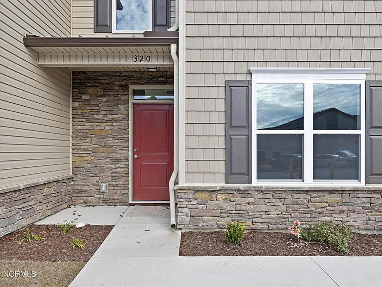 473 Sullivan Loop Rd — Photo 2