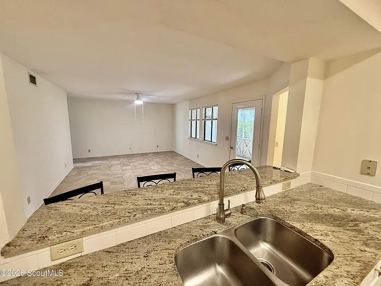 227 Walmar Grv — Photo 9