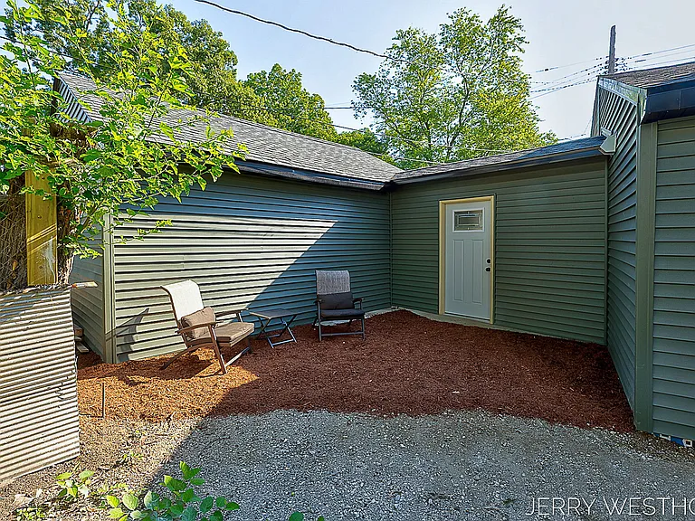 715 Butterworth St SW #3 — Photo 4