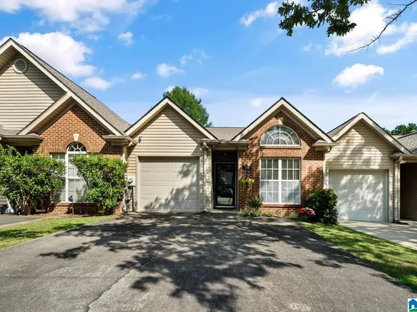 578 Cahaba Manor Dr, Pelham, AL 35124