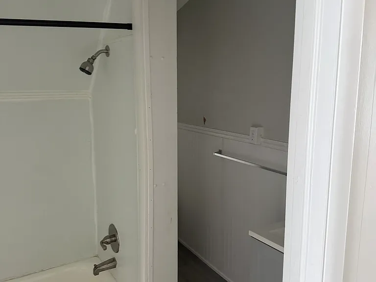 100 Nanticoke Ave #4 — Photo 7