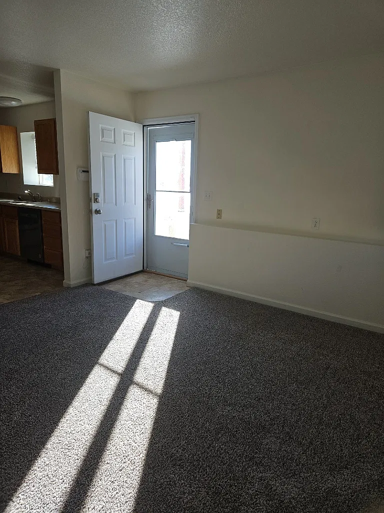 218 Country West Rd — Photo 4