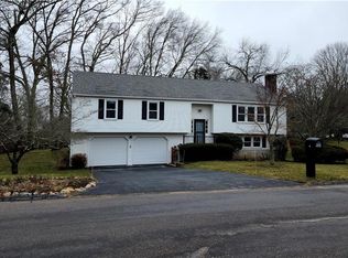 6 Cross Dr, Waterford, CT 06385