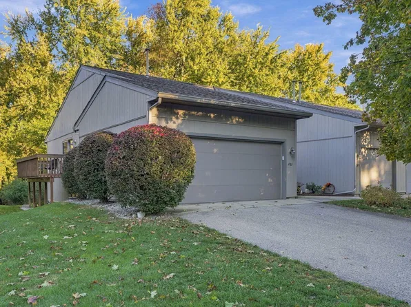 4763 Rockvalley Dr NE, Grand Rapids, MI 49525